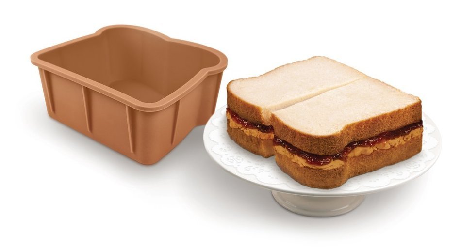 Fred & Friends CAKEWICH Bread-Shaped Cake Mold N7