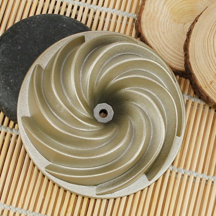 Ezeso Non-Stick Carbon Steel Cake Bundt Pan for Baking,Bakeware (Lily) N16