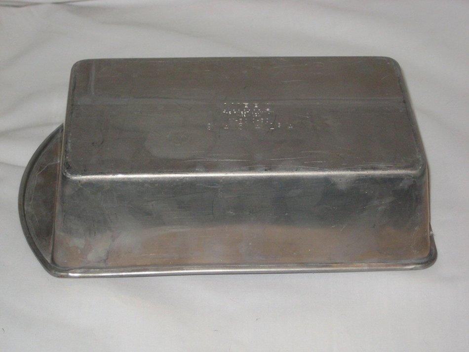 Vintage Mirro Fine Aluminum 9 1/4 x 5 1/4 x 2 3/4" Loaf Cake Baking Pan N2