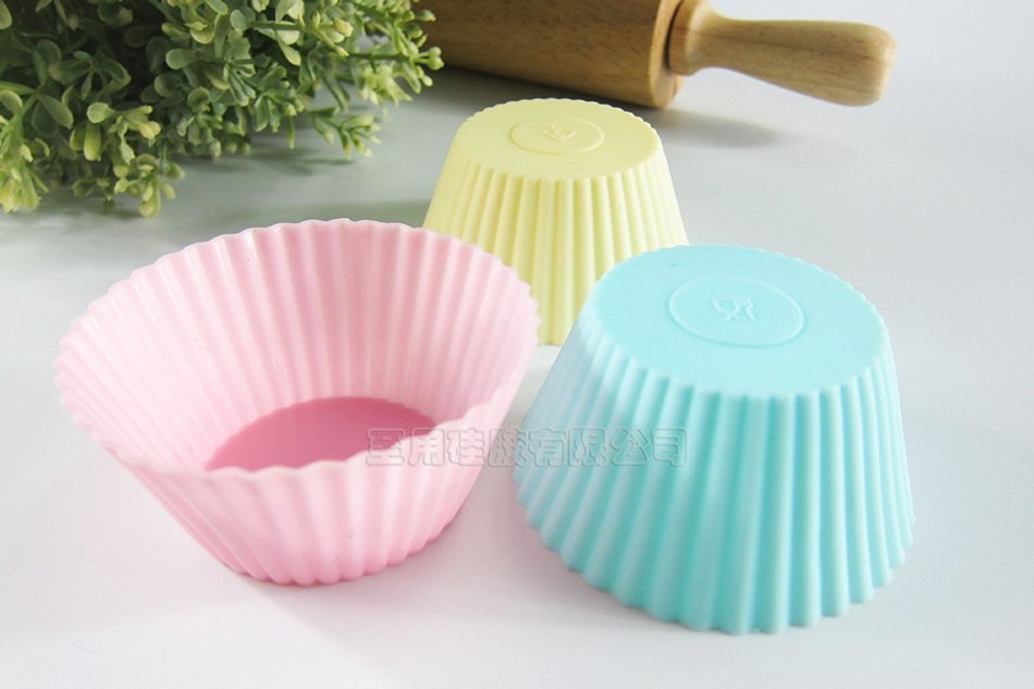 Unichart Small Food Safety Grade Silicone Cake Ice Cream Mold DIY Baking Kitchen Tools 10 Items Together Colors... N4