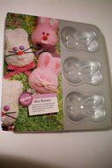 Wilton Mini Bunnies -- 6 Individual Easter Bunny Rabbits -- New in Factory Packaging!!! as shown