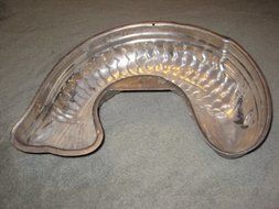 Vintage Mirro Aluminum FISH 11x3 Inch Cake Baking Pan / Jell-o Mold N3
