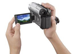 Sony DCR-DVD910 4MP DVD Handycam Camcorder with 15x Optical Image Stabilized Zoom (Discontinued by Manufacturer) N9