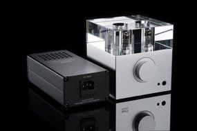Woo Audio 2nd gen WA7 Fireflies Headphone Amplifier/DAC in Silver N3