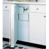 15 lb Ice Maker Color: Black with Overlay Door, Hinge: Left