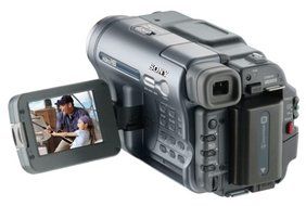 Sony CCD-TRV128 20x Optical Zoom 990x Digital Zoom Hi8 Analog Handycam (Discontinued by Manufacturer) N3