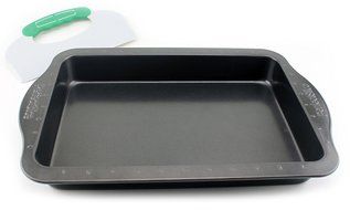 BergHOFF Perfect Slice Covered 9" x 13" Cake Pan with Tool N3