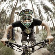 Veho VCC-006-K2 MUVI K-Series K2 1080p Wi-Fi Handsfree Camcorder with 16MP Camera and Waterproof Case N2