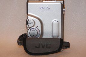 JVC GR-DVM70U Digital Cybercam Camcorder with Built-in Digital Still Mode N6