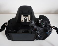 Canon T5i Body Only - International Version N4