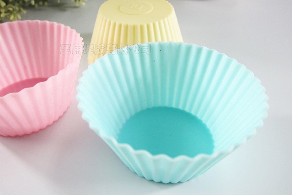 Unichart Small Food Safety Grade Silicone Cake Ice Cream Mold DIY Baking Kitchen Tools 10 Items Together Colors... N5
