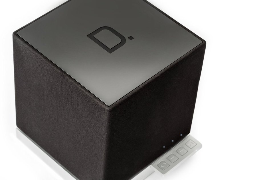 Definitive Technology (1) W Studio Sound Bar with Wireless Subwoofer & (2) W7's with Wireless Streaming Bundle! N8