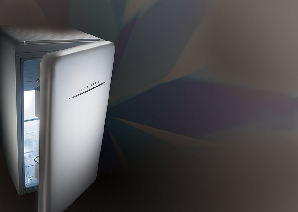 Daewoo Retro Compact Refrigerator 4.4 Cu Ft, Creme White N2