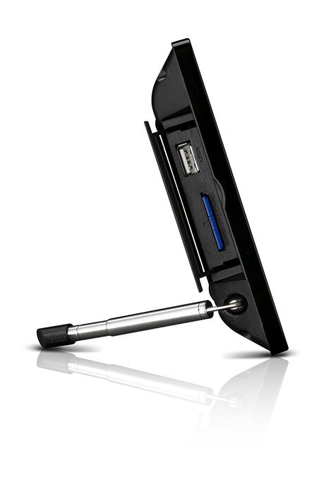 DXG USA DXG-5D7V Pocket 3D Camcorder and 3D Media Player Bundle N2