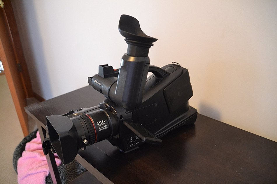 Panasonic AG-AC7 Shoulder Mount AVCHD Camcorder, 1920 x 1080 Resolution, 23x Intelligent / 16.8x Optical Zoom,... N3