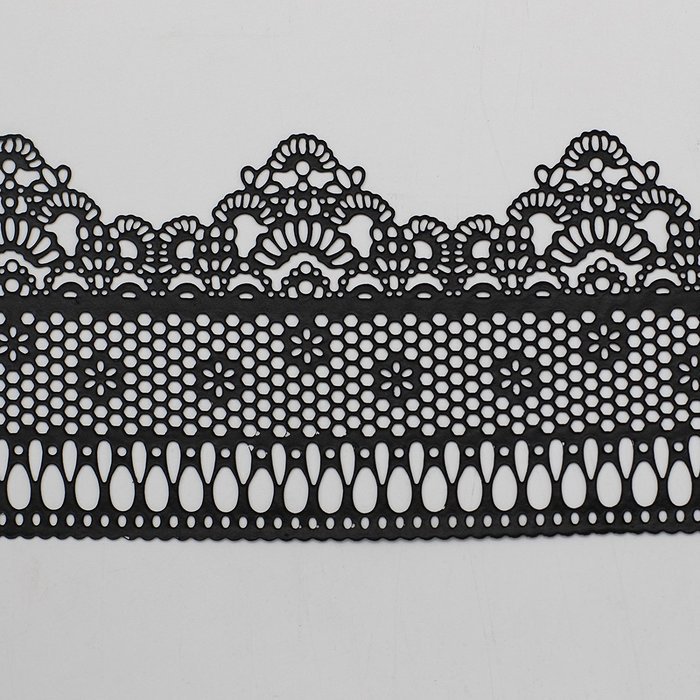Funshowcase Ready to Use Edible Cake Lace Lattice with Small Daisy Black 14-inch 10-piece Set N3