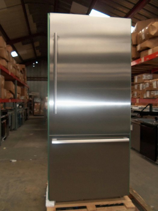Thermador 19.7 Cu. Ft. Stainless Steel Bottom Freezer Refrigerator - T36BB810SS