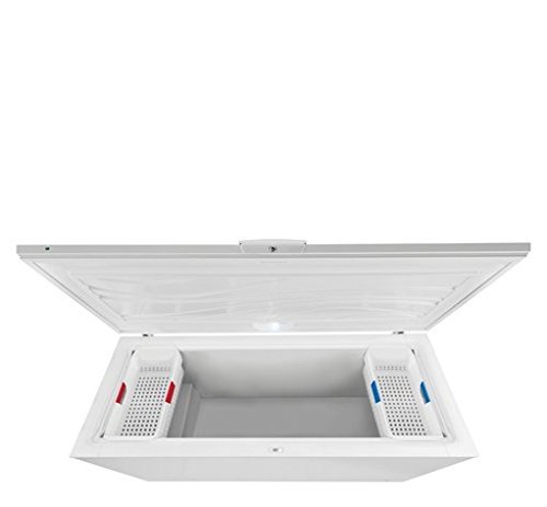 Frigidaire FFFC18M4RW 61" Chest Freezer with 17.5 cu. ft. Capacity in White N4