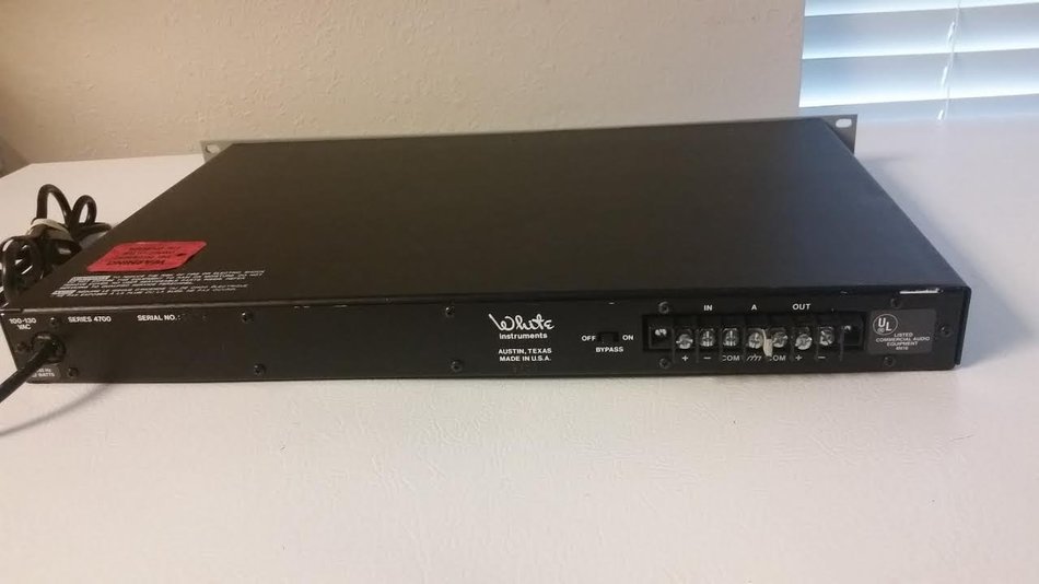 White Instruments 4700 1/3 Octave Equalizer. N3