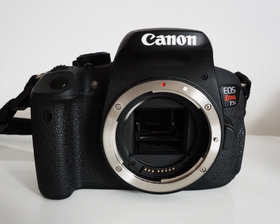 Canon T5i Body Only - International Version N3