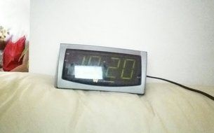 Classic AM/FM Dual Alarms Digital Clock Radio