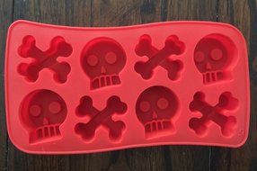 Skulls and bones Silicone Pan Candy Chocolate Halloween Mold Ice Tray N2