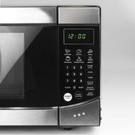 Westinghouse WM009 900 Watt Counter Top Microwave Oven, 0.9 Cubic Feet, Stainless Steel Front with Black Cabinet N14