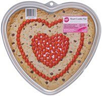 Wilton Giant Cookie Pan, Round N2