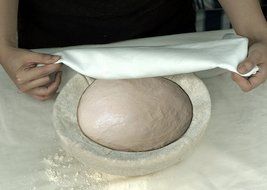 10.5 Inch Banneton Proofing Basket + FREE Cloth Liner + Sillicone Bowl Scraper + Instructions &amp; Recipe - Creates... N7