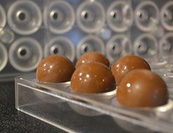 Fat Daddio's Magnetic Truffle Mold Tray Set, 28 Pieces N2