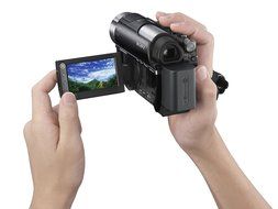 Sony HDR-UX20 4MP DVD Hybrid Plus High Definition Handycam Camcorder with 8GB Flash Memory &amp; 15x Optical Zoom... N6