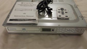 Audiovox Under Cabinet Kitchen Am/fm Radio with Favorite Station Memory Presets