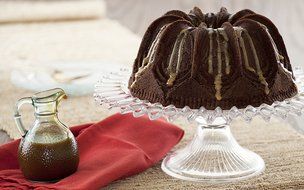 Set of 2 Nordic Ware Cake Chiffon and Vaulted Cathedral Bundt Pans N2