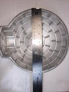Martha Stewart Igloo Cake Mold, Cast Aluminum N5