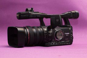 Canon XH A1 HDV 1080i Digital Video Camcorder w/ Camera Light N2