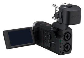 Zoom&nbsp;Q8 Handy Video Recorder Bundle with SCQ-8 Case and Austin Bazaar Polishing Cloth N3
