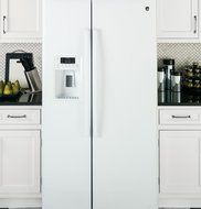 GE GSS25GGHWW 25.4 Cu. Ft. White Side-By-Side Refrigerator N5