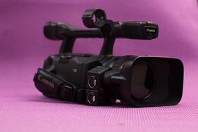 Canon XH A1 HDV 1080i Digital Video Camcorder w/ Camera Light N8