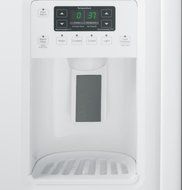 GE GSS25GGHWW 25.4 Cu. Ft. White Side-By-Side Refrigerator N7