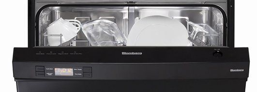 Blomberg DW24100B Dishwasher with Standard Tub Front Controls, 14 Place Settings, Black N2