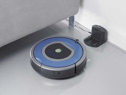 iRobot Roomba 790 Vacuum Cleaning Robot for Pets and Allergies N4