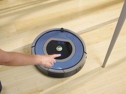 iRobot Roomba 790 Vacuum Cleaning Robot for Pets and Allergies N5