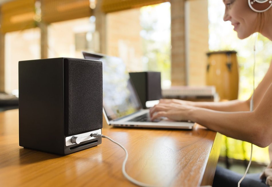Audioengine HD3 Powered Bookshelf Speakers (Pair) Walnut N4