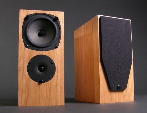 Rega - RS1 - Bookshelf Speakers in Cherry