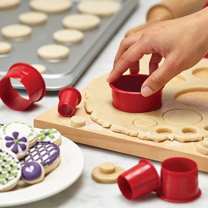 Cake Boss Decorating Tools 9-Piece Round Fondant and Cookie Cutter Set, Red N7