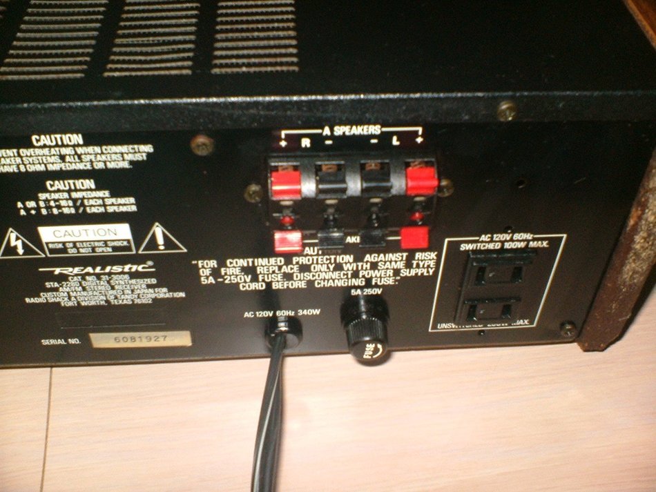 REALISTIC STA-2280 SYNTHESIZED AM/FM STEREO RECEIVER N8