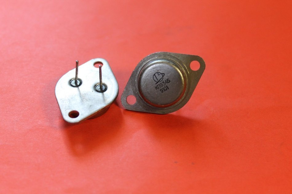 Transistors Silicon KP934B analogue ST1053 USSR 2 pcs