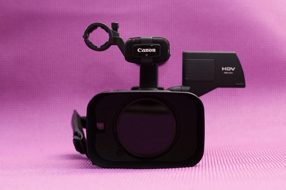 Canon XH A1 HDV 1080i Digital Video Camcorder w/ Camera Light N3