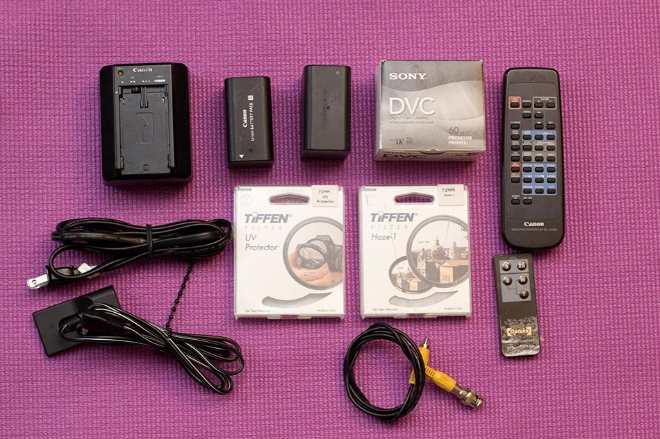 Canon XH A1 HDV 1080i Digital Video Camcorder w/ Camera Light N5