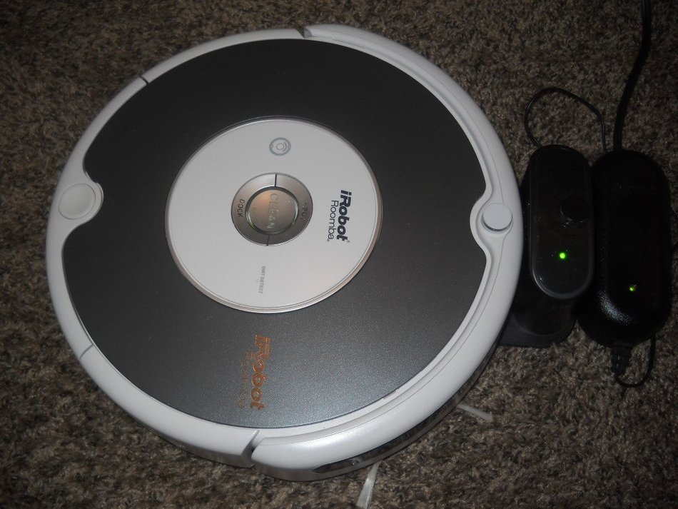 Irobot&reg; Roomba&reg; 585 Vacuum Cleaning Robot with AeroVac Technology N3